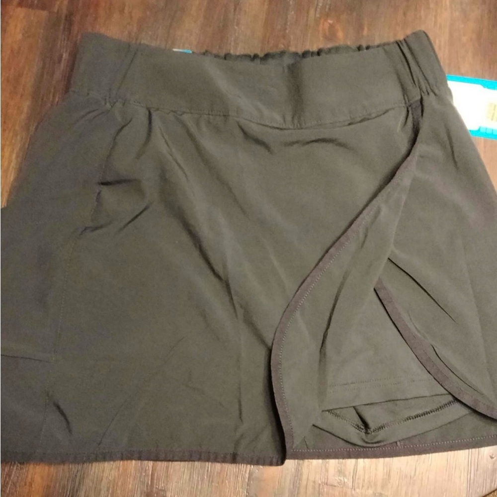Columbia Skort! Perfect for golf or just going out on the town! Super cute!